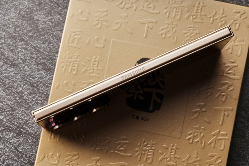 科技臻品，匠心美学：心系天下三星W26图赏